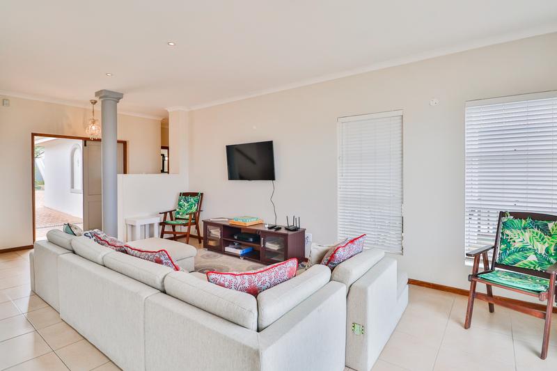 To Let 4 Bedroom Property for Rent in Pinnacle Point Golf Estate Western Cape